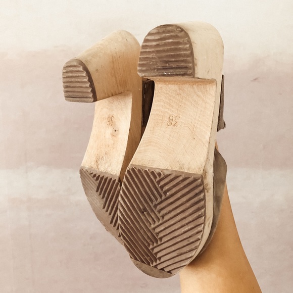 Wooden clogs - Picture 2 of 2